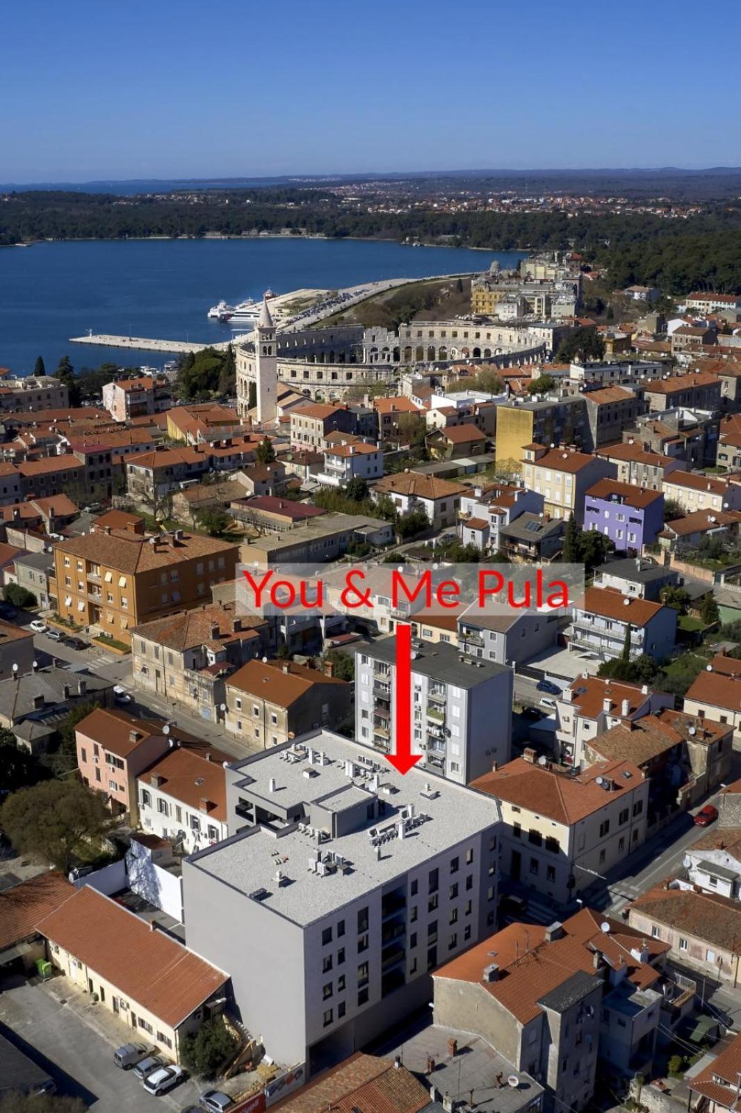 You & Me Pula With Garage Parking Luaran gambar